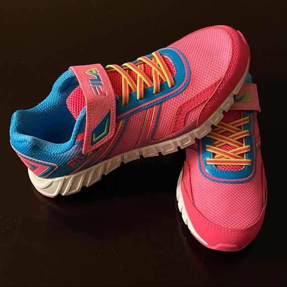 BLACK FRIDAY SALE - Fila Crater Running Sneakers Girl Sizes - Picture 3 of 5